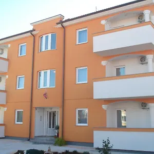apartments-buzleta.in-istria.net/
